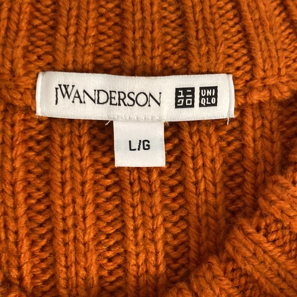 Uniqlo JW Anderson ribbed sweaters - Picture 4 of 5